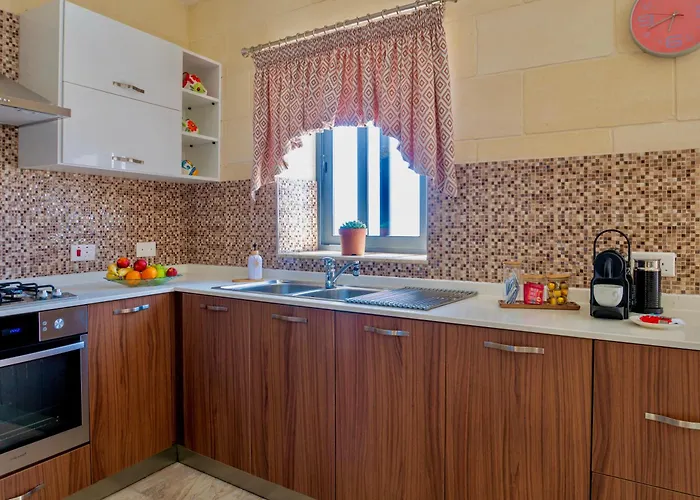 Sunshine * Għajnsielem