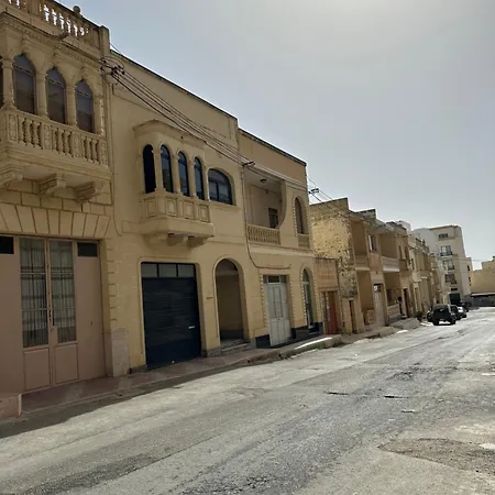 Sunshine * Għajnsielem